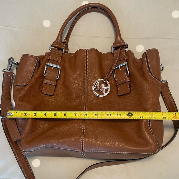 Michael Kors leather handbag w/matching wallet - Picture 10 of 16